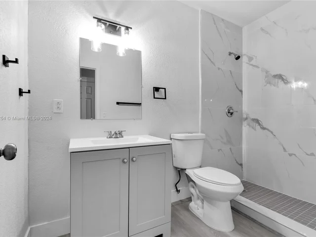 640 NW 195th Ter, Miami Gardens FL 33169