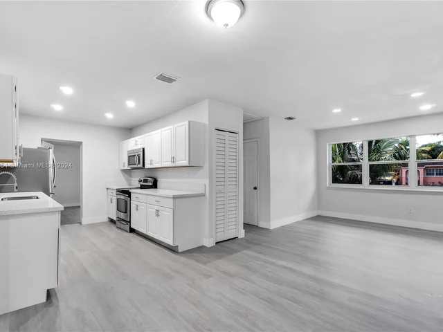 640 NW 195th Ter, Miami Gardens FL 33169