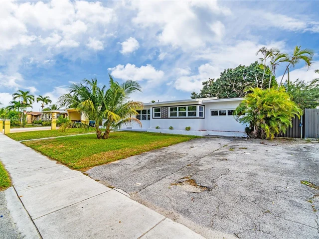 640 NW 195th Ter, Miami Gardens FL 33169