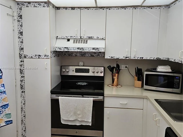 5601 Collins Ave # 1605, Miami Beach FL 33140