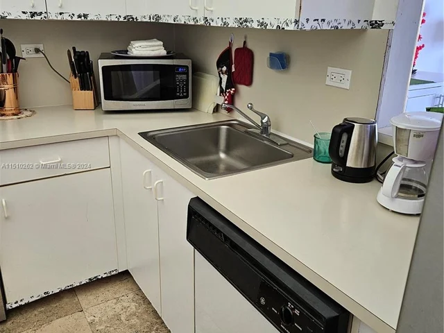 5601 Collins Ave # 1605, Miami Beach FL 33140