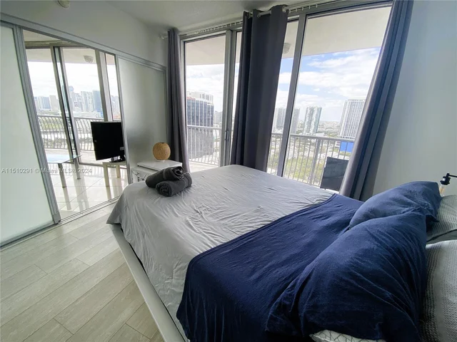 1750 N Bayshore Dr # 2714, Miami FL 33132