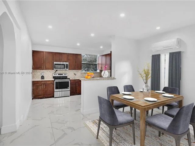 332 NW 97th St, Miami FL 33150