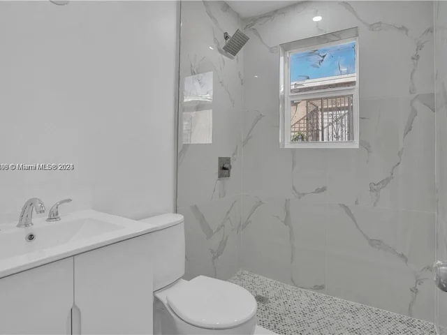 332 NW 97th St, Miami FL 33150