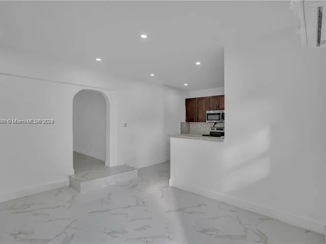 332 NW 97th St, Miami FL 33150