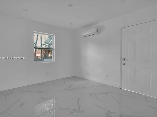 332 NW 97th St, Miami FL 33150