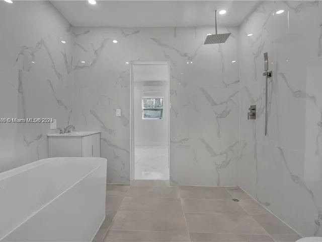 332 NW 97th St, Miami FL 33150