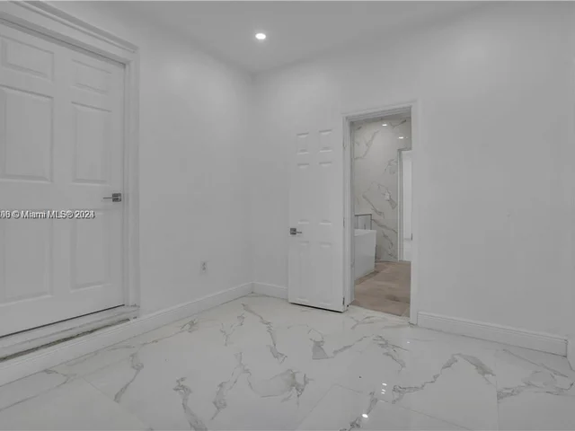 332 NW 97th St, Miami FL 33150