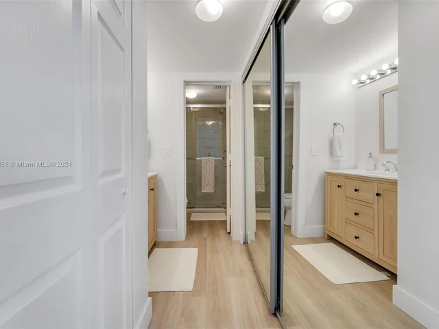 305 Liberty Ct, Deerfield Beach FL 33442