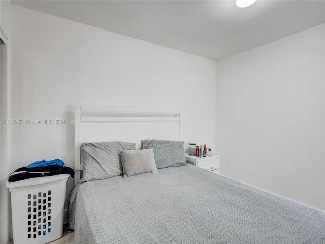 17500 NW 85th Ave, Hialeah FL 33015