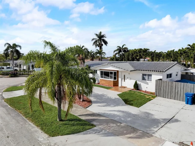 17500 NW 85th Ave, Hialeah FL 33015