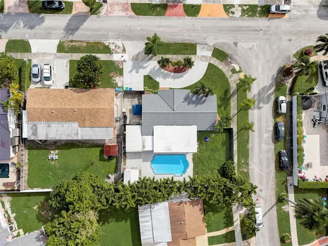 17500 NW 85th Ave, Hialeah FL 33015