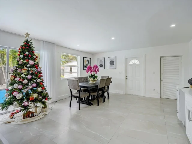 17500 NW 85th Ave, Hialeah FL 33015