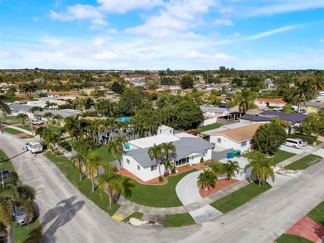 17500 NW 85th Ave, Hialeah FL 33015
