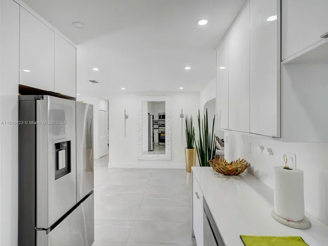 17500 NW 85th Ave, Hialeah FL 33015