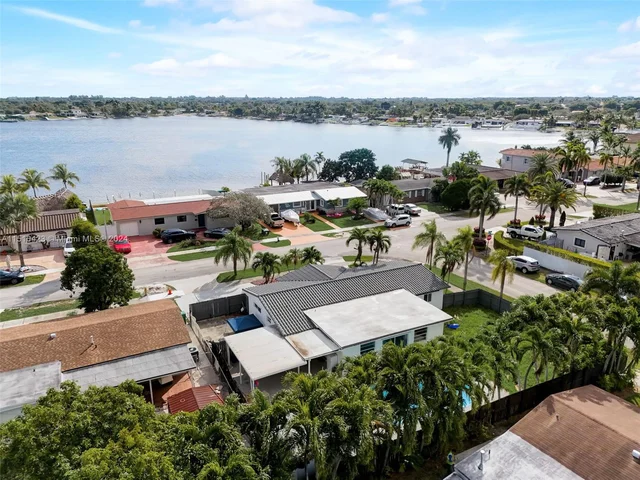 17500 NW 85th Ave, Hialeah FL 33015