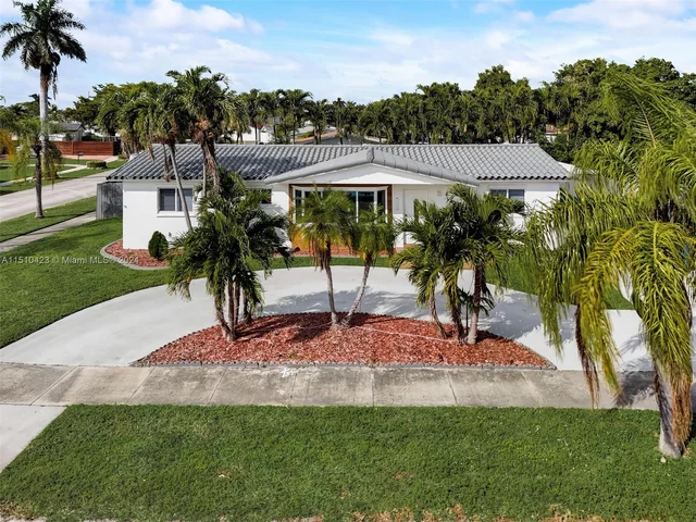 17500 NW 85th Ave, Hialeah FL 33015
