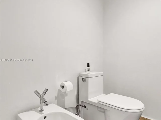 400 Alton Rd # 1505, Miami Beach FL 33139