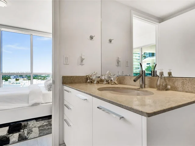 400 Alton Rd # 1505, Miami Beach FL 33139