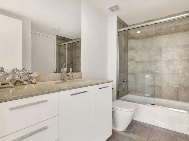 400 Alton Rd # 1505, Miami Beach FL 33139