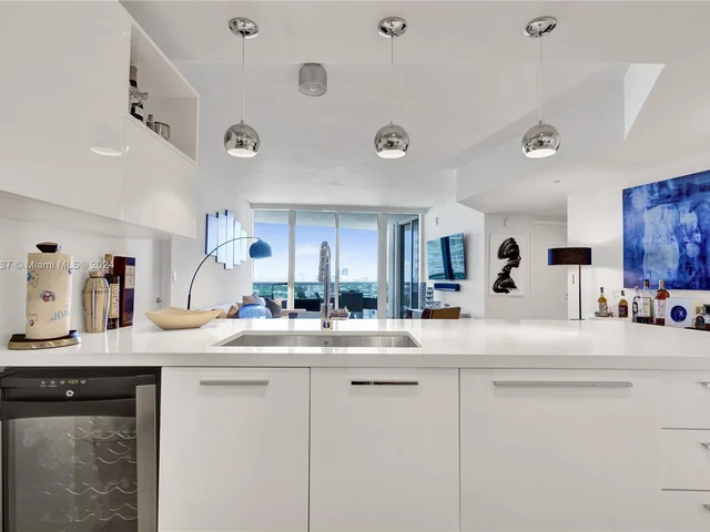 400 Alton Rd # 1505, Miami Beach FL 33139