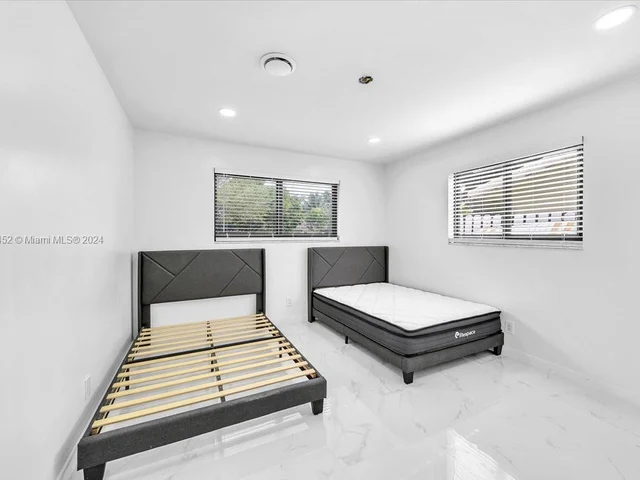 2224 N 35th Ave, Hollywood FL 33021