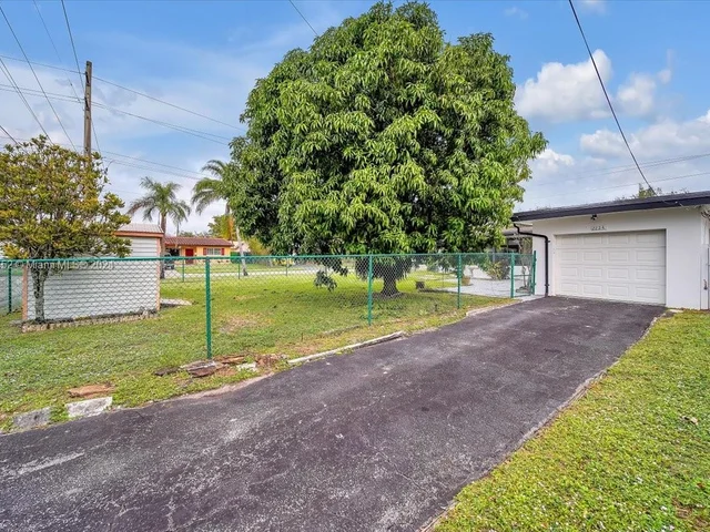 2224 N 35th Ave, Hollywood FL 33021