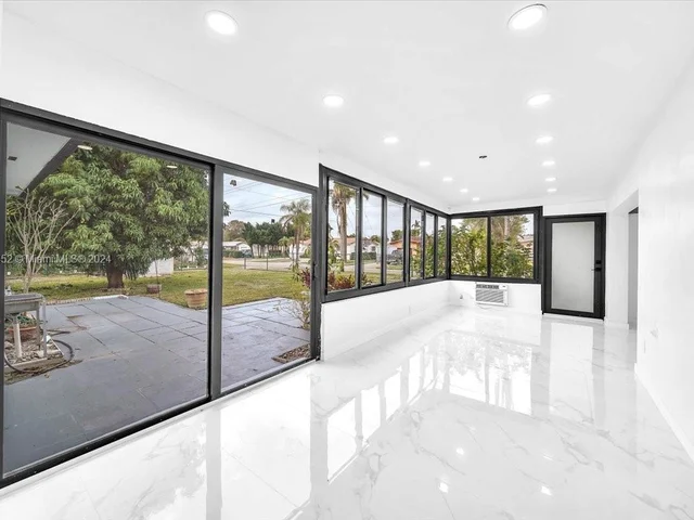 2224 N 35th Ave, Hollywood FL 33021