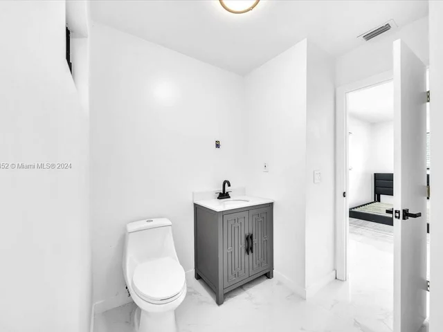 2224 N 35th Ave, Hollywood FL 33021