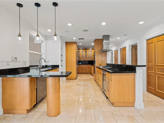 9858 SW 94th Ter, Miami FL 33176