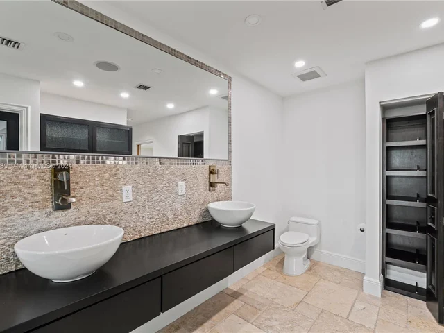 9858 SW 94th Ter, Miami FL 33176