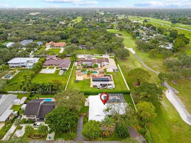 9858 SW 94th Ter, Miami FL 33176