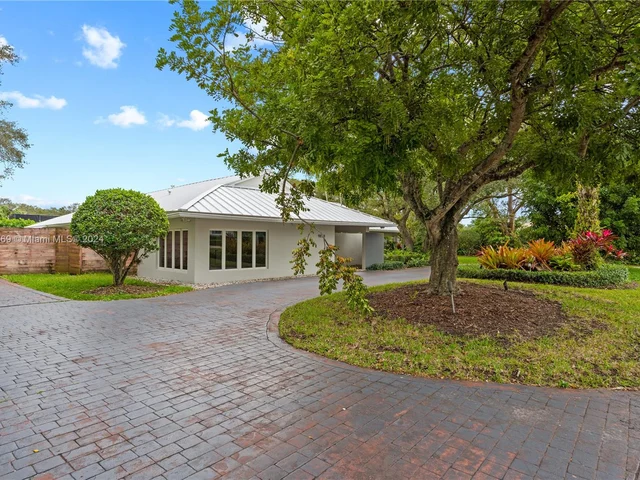 9858 SW 94th Ter, Miami FL 33176