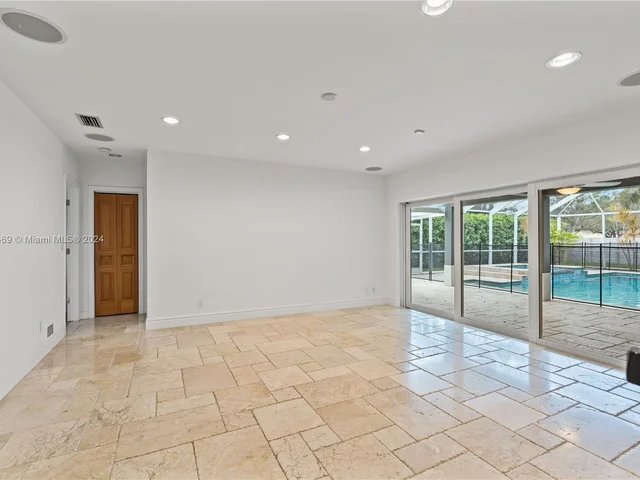 9858 SW 94th Ter, Miami FL 33176