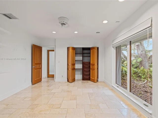 9858 SW 94th Ter, Miami FL 33176