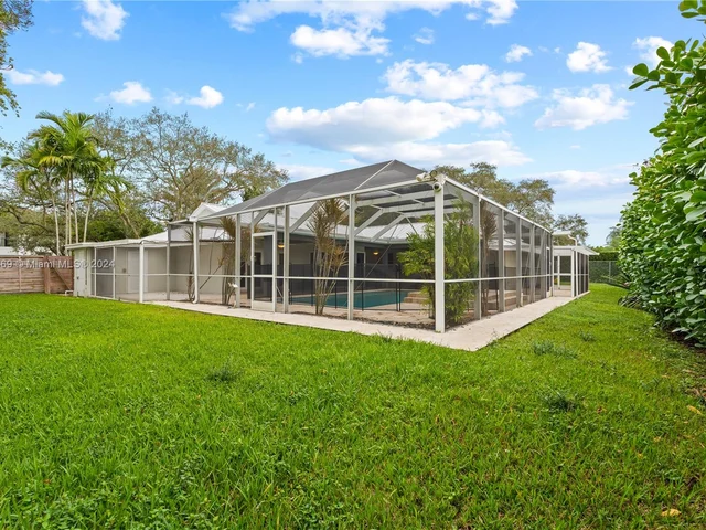 9858 SW 94th Ter, Miami FL 33176