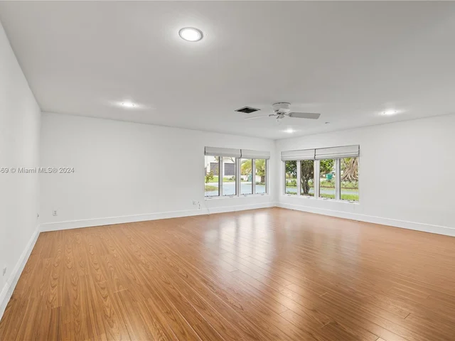 9858 SW 94th Ter, Miami FL 33176