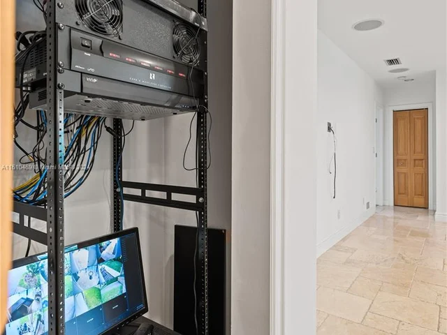 9858 SW 94th Ter, Miami FL 33176