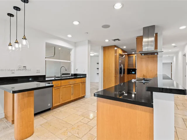 9858 SW 94th Ter, Miami FL 33176