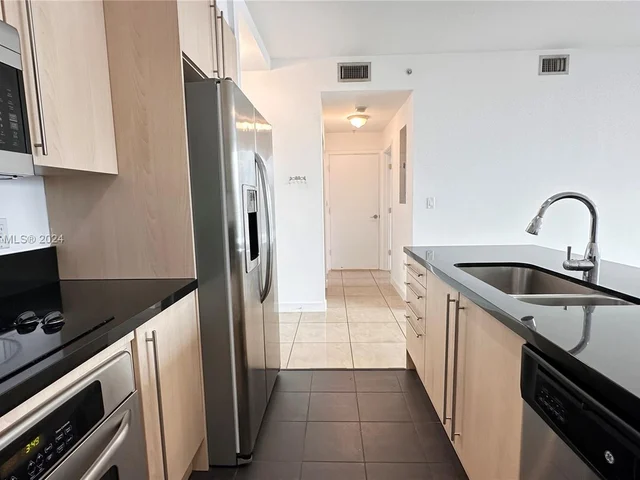 79 SW 12th St, Miami FL 33130