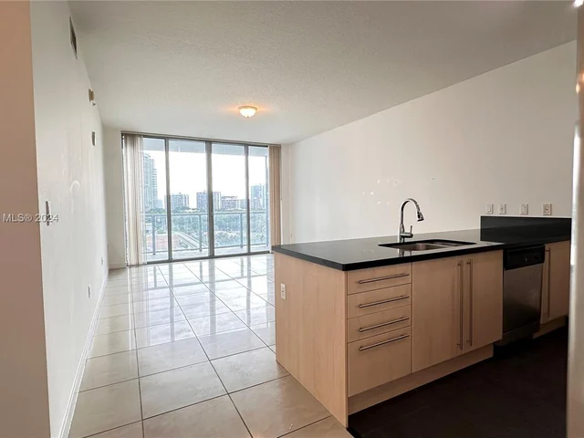 79 SW 12th St, Miami FL 33130