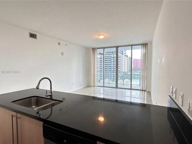 79 SW 12th St, Miami FL 33130