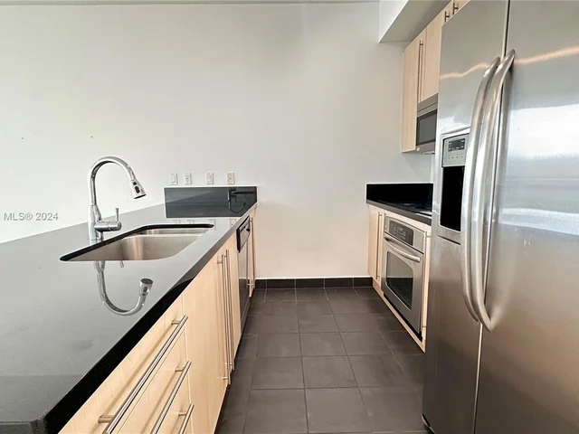 79 SW 12th St, Miami FL 33130