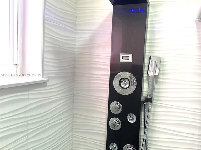 2010 N 31st Ct, Hollywood FL 33021