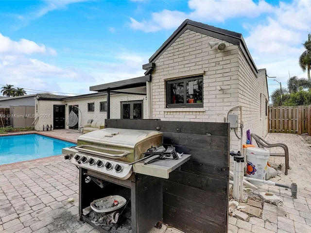 6961 Scott St, Hollywood FL 33024