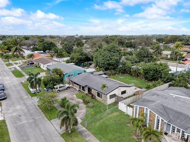 6961 Scott St, Hollywood FL 33024