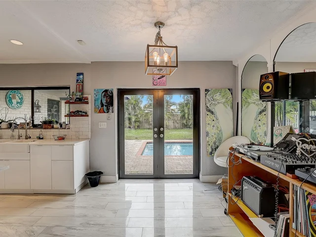 6961 Scott St, Hollywood FL 33024