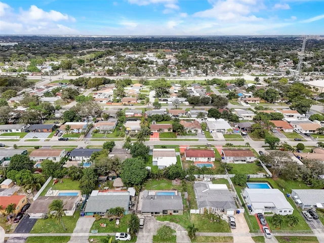 6961 Scott St, Hollywood FL 33024