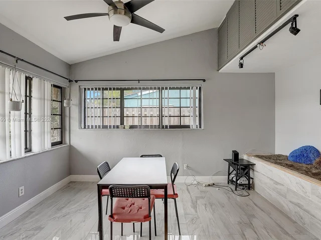 6961 Scott St, Hollywood FL 33024