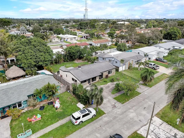 6961 Scott St, Hollywood FL 33024